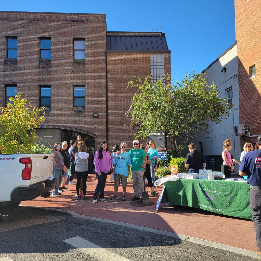 Glen Cove Beautification Commission Tulip Planting 2025 - 2